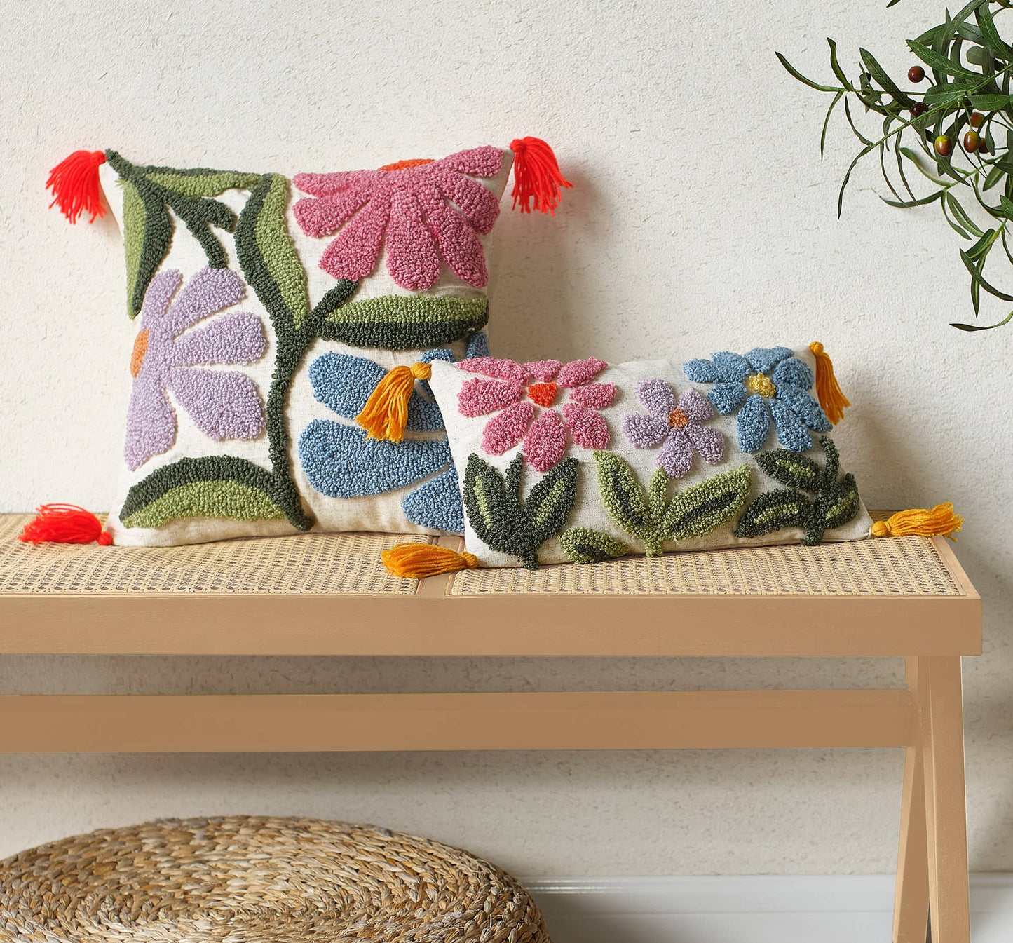 Wavy Floral w/Tassels Tufted Pillow