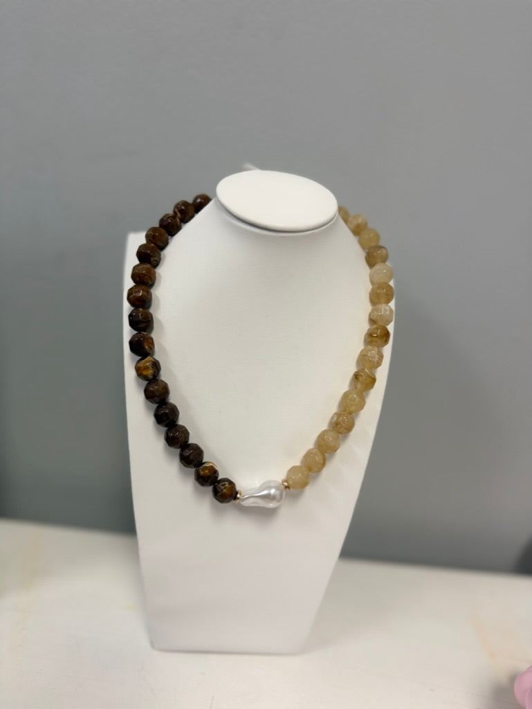 Two-Tone Pearl Necklace