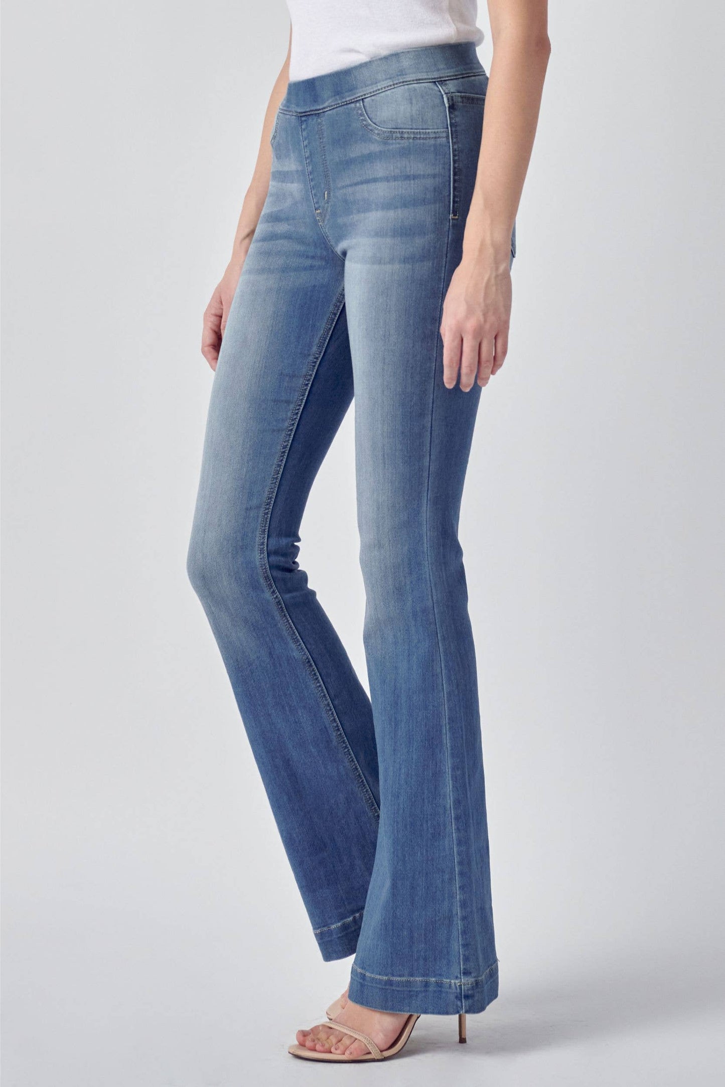 The Max Mid Rise Flare Jegging