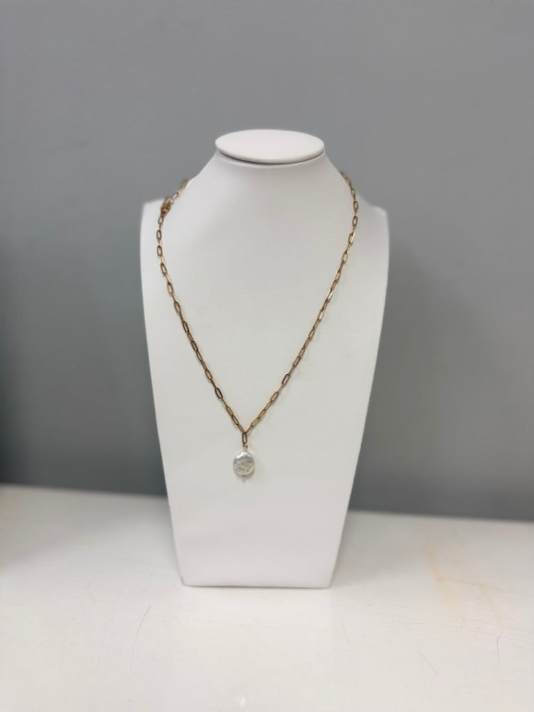 The Annabelle Pearl Pendant Necklace
